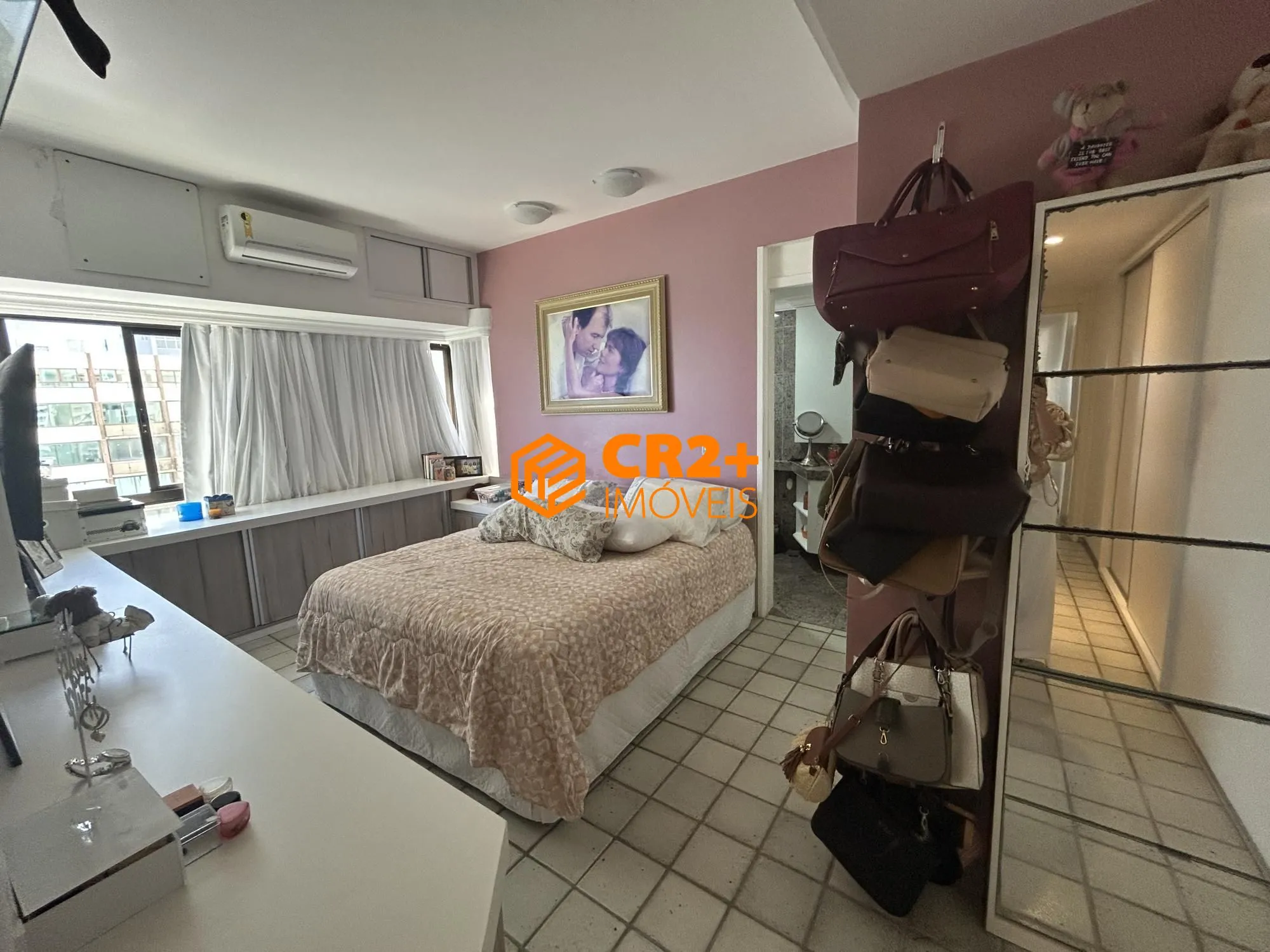 Imagem Vendo apartamento de luxo na av Boa Viagem - 200m2 - 4 quartos sendo 2 suítes e