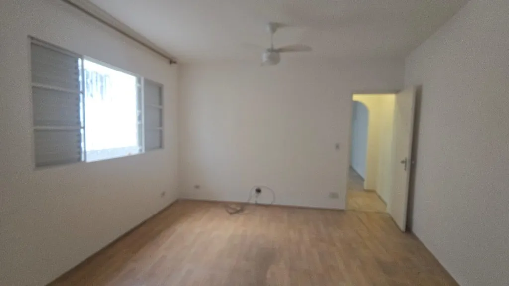 Imagem Imperdível: Casa à venda em São Paulo-SP, Jardim Londrina - 3 quartos, 1 suíte, 3 banheiros, 2 vagas de garagem - 181m².