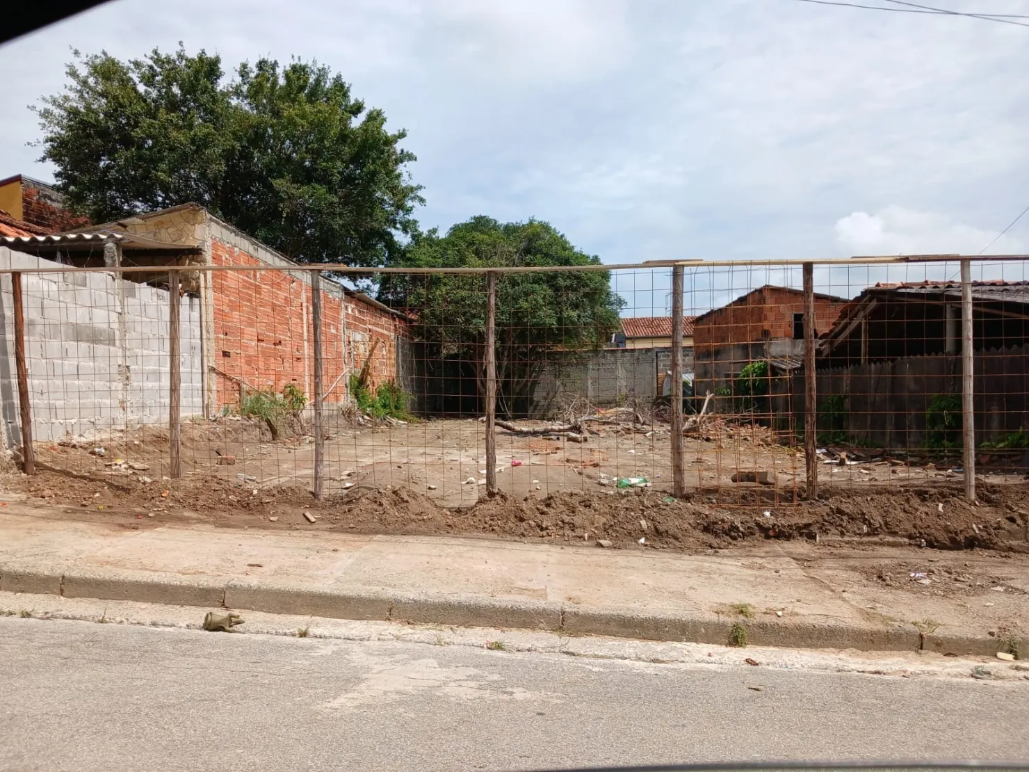 Imagem Terreno à venda 300M², Loteamento Residencial Andrade, Pindamonhangaba - SP