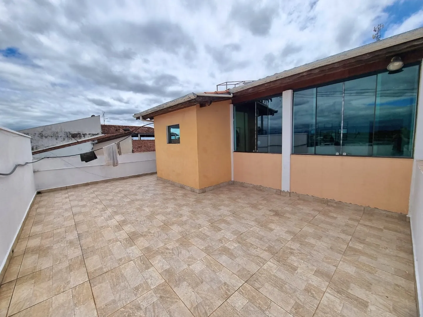 Imagem Casa à venda 4 Quartos, 4 Suites, 3 Vagas, 300M², Nova Guará, Guaratinguetá - SP