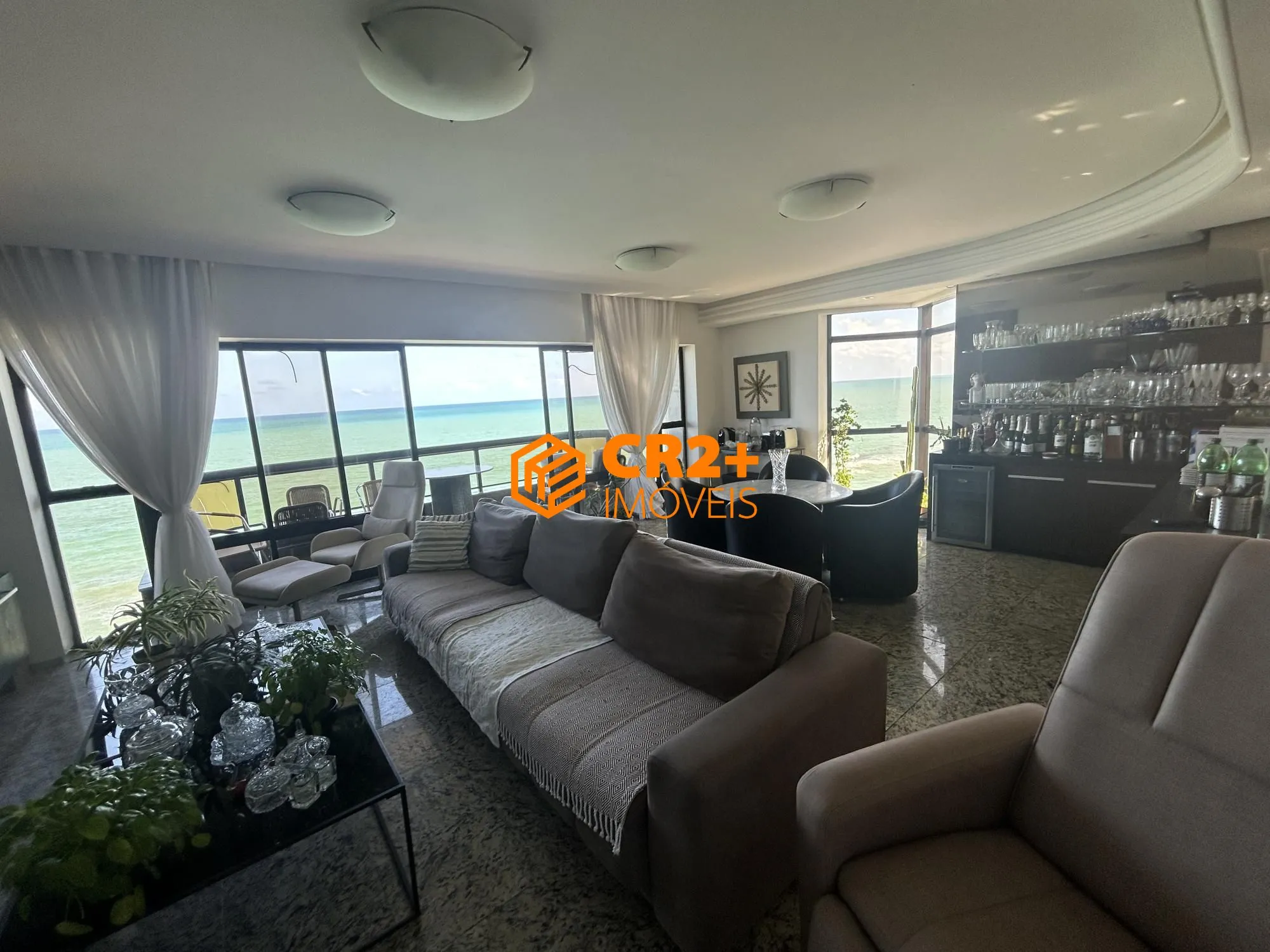 Imagem Vendo apartamento de luxo na av Boa Viagem - 200m2 - 4 quartos sendo 2 suítes e