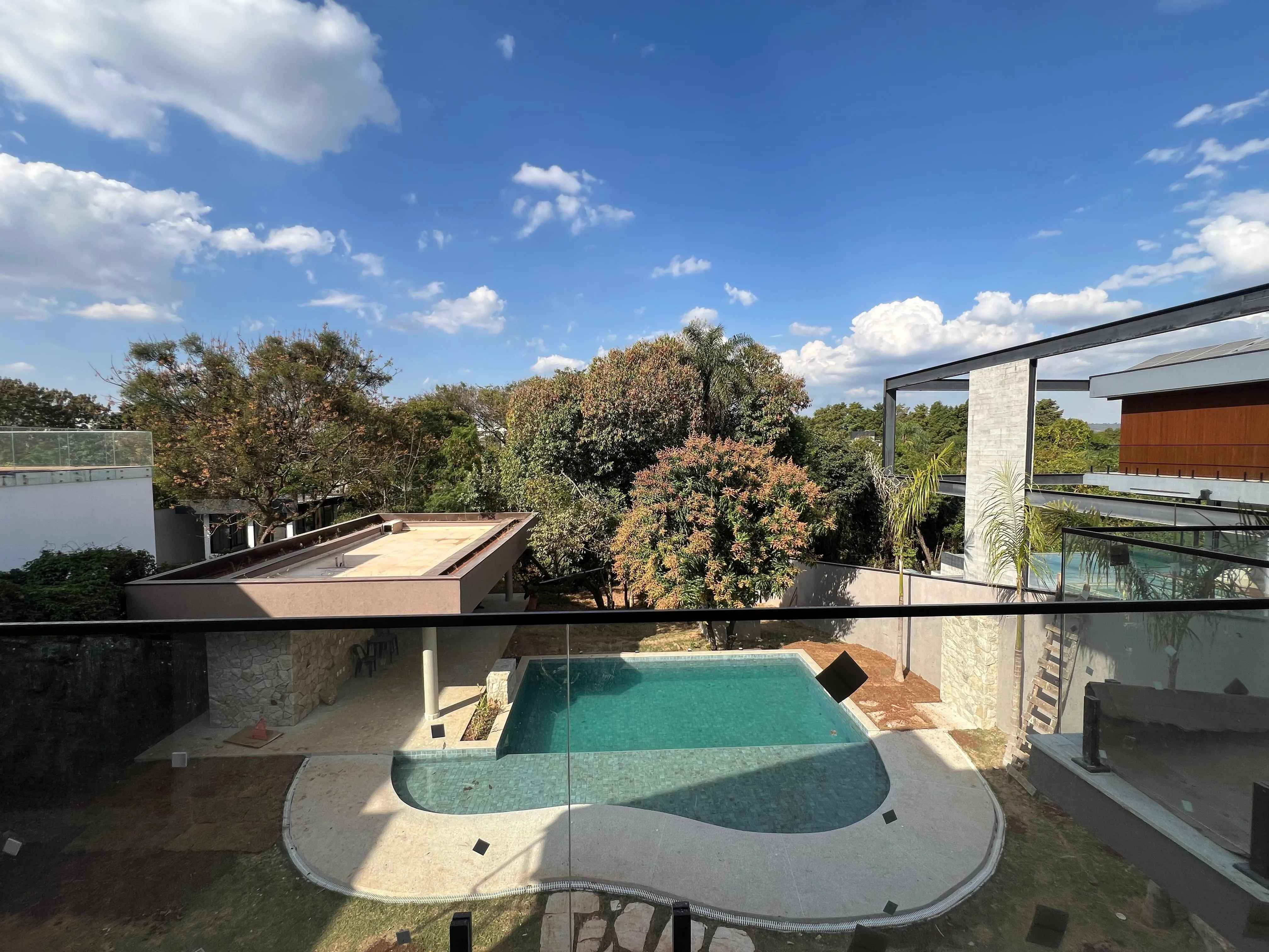 Imagem Luxuosa Casa no Condomínio Fazenda Imperial - 1700m² de Terreno e 402m² de Área Construída