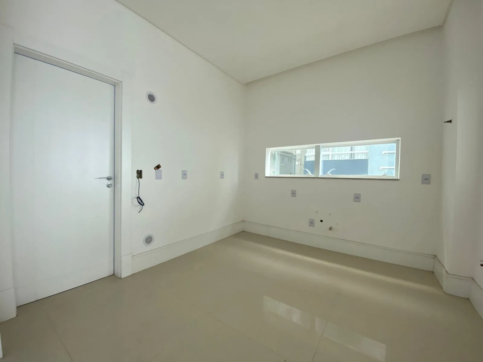 Imagem Apartamento com vista para o mar à venda com 240m2 por R$ 4.200.000,00