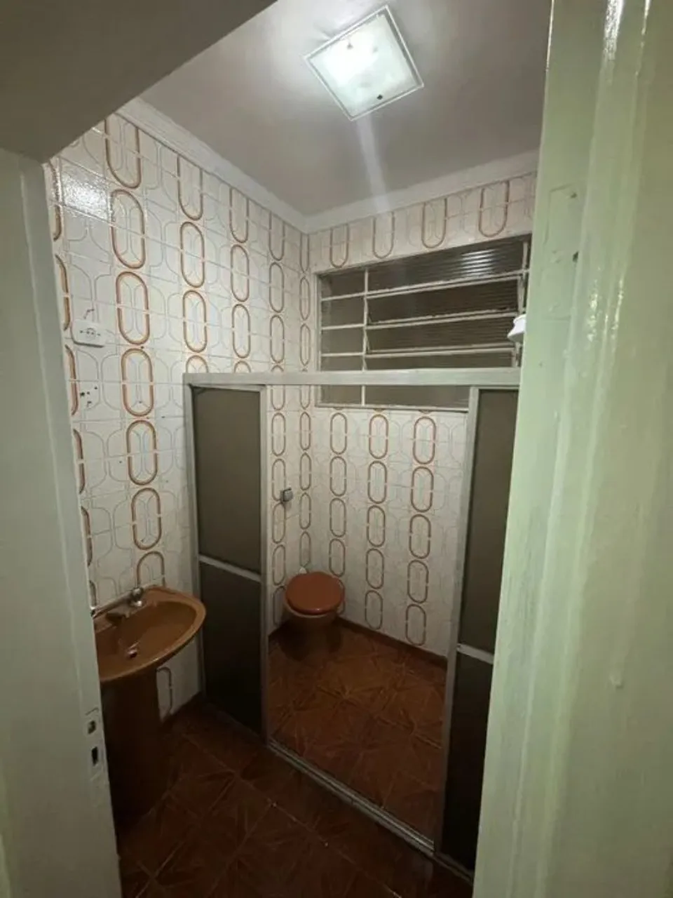 Imagem Casa comercial para locação em Sorocaba-SP na Vila Trujillo: 3 quartos, 1 suíte, 1 sala, 2 banheiros, 138m² de área.