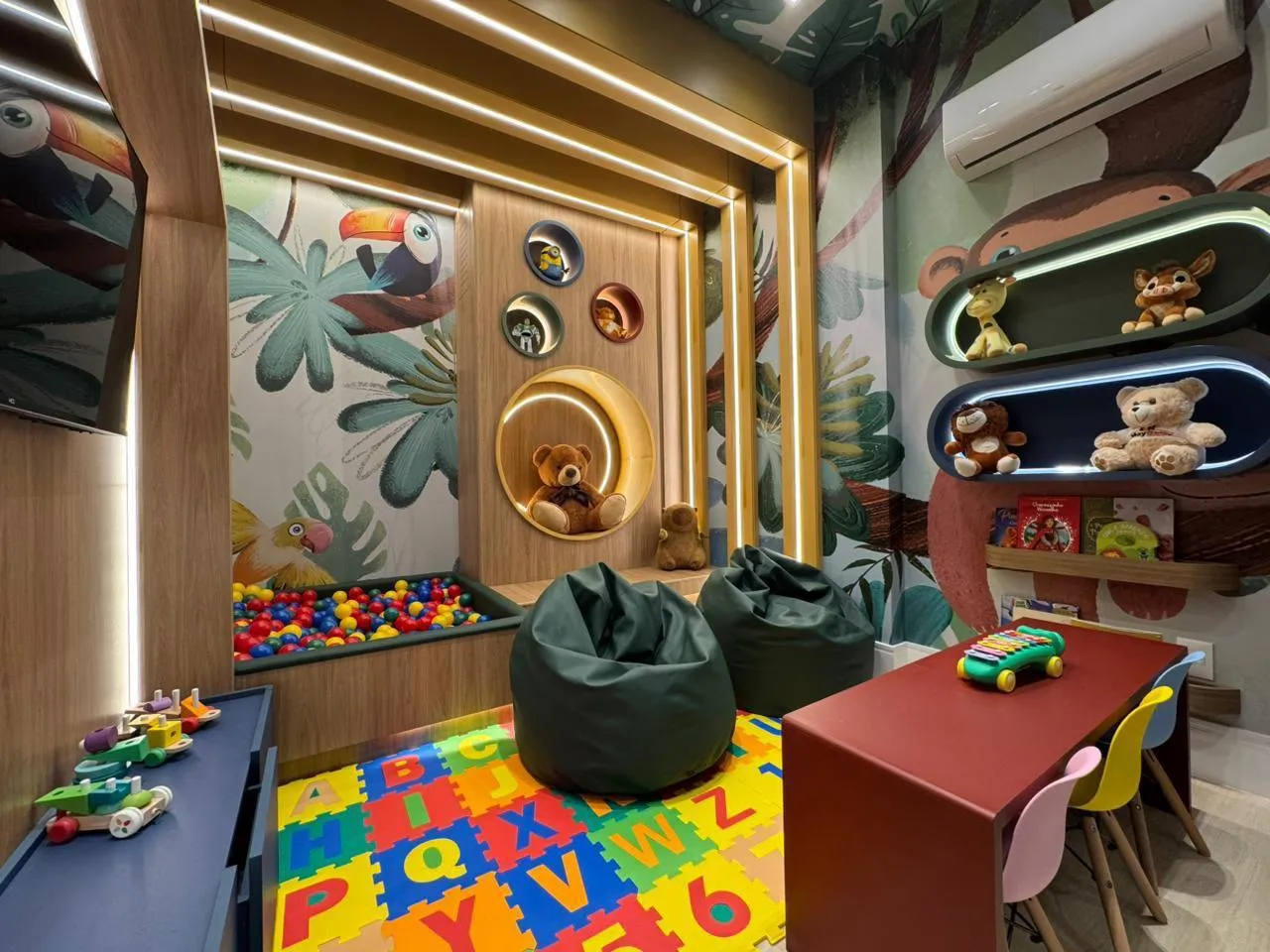 Imagem Apartamento com vista para o mar à venda com 155.85m2 por R$ 3.900.000,00