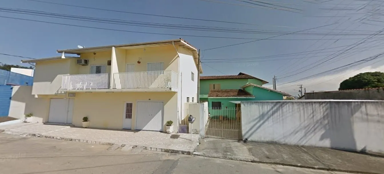 Imagem Oportunidade Imperdível: Propriedade Comercial com 644m² de Área Construída, Ideal para Pousada ou Hostel, à Venda