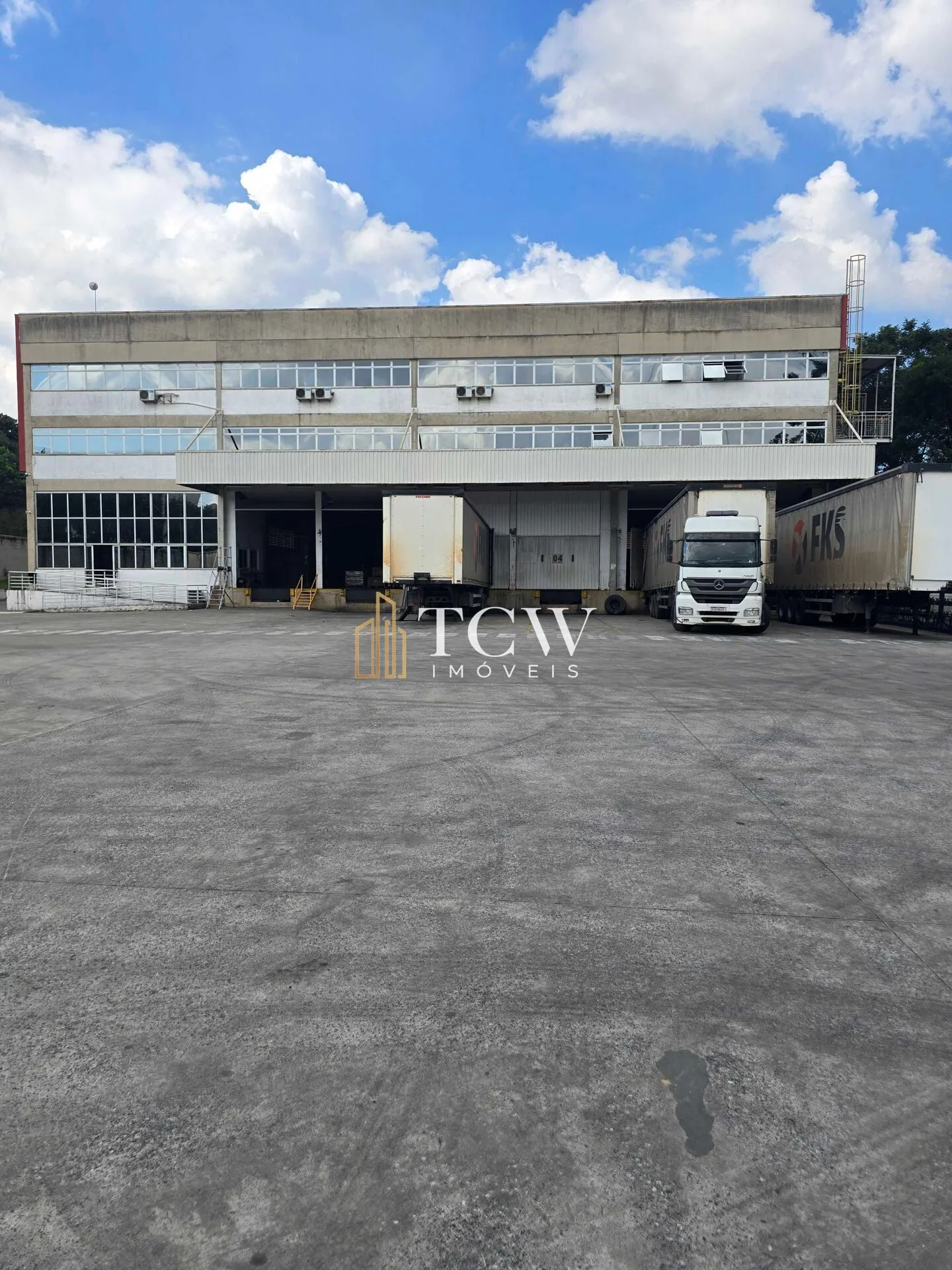 Imagem Galpão Logístico com Docas para Locação | Guarulhos/SP | 5.000 m²