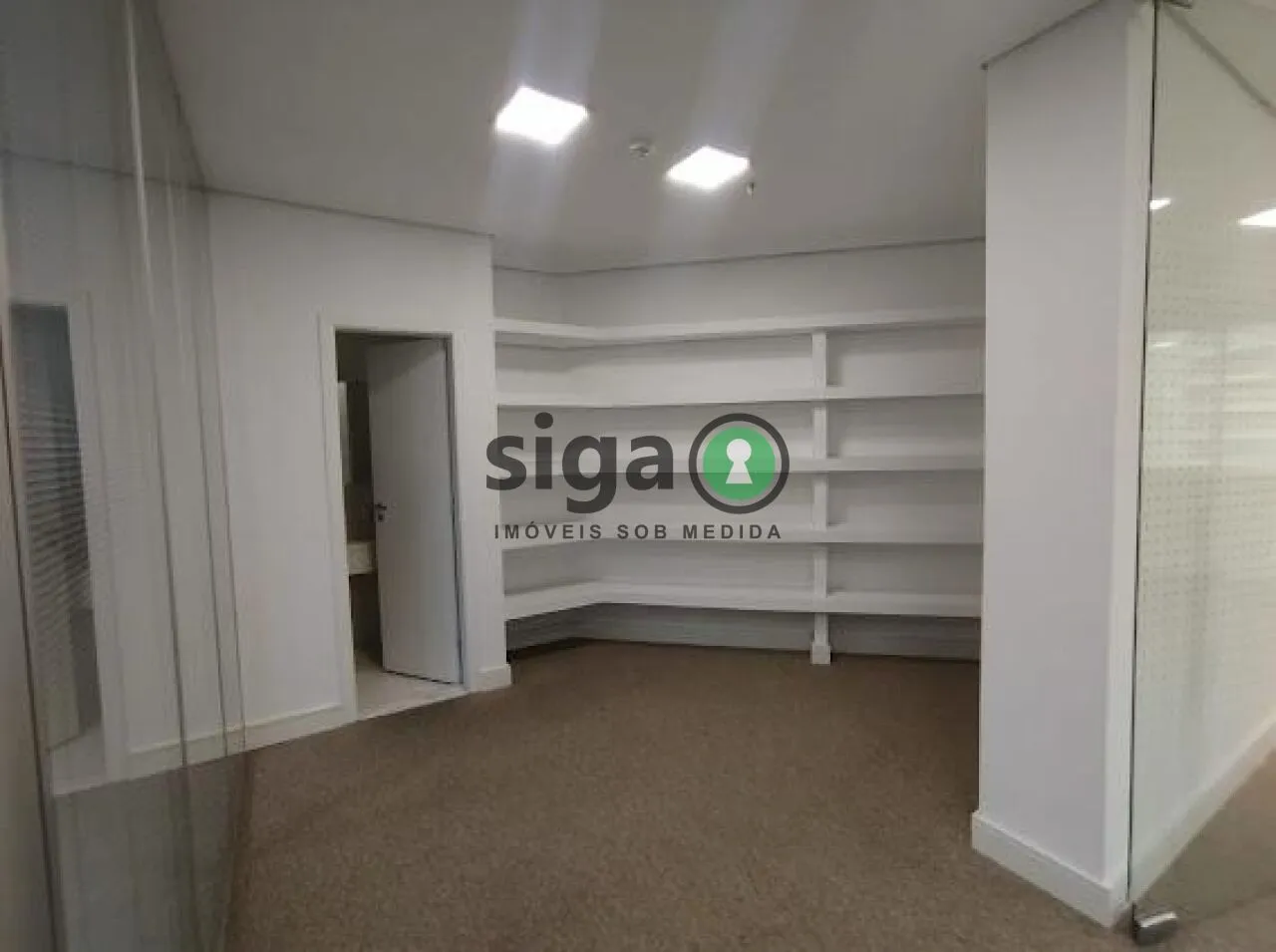 Imagem Conjunto Comercial a Venda e Locação em Cerqueira César com 166 m², Sem mobília.