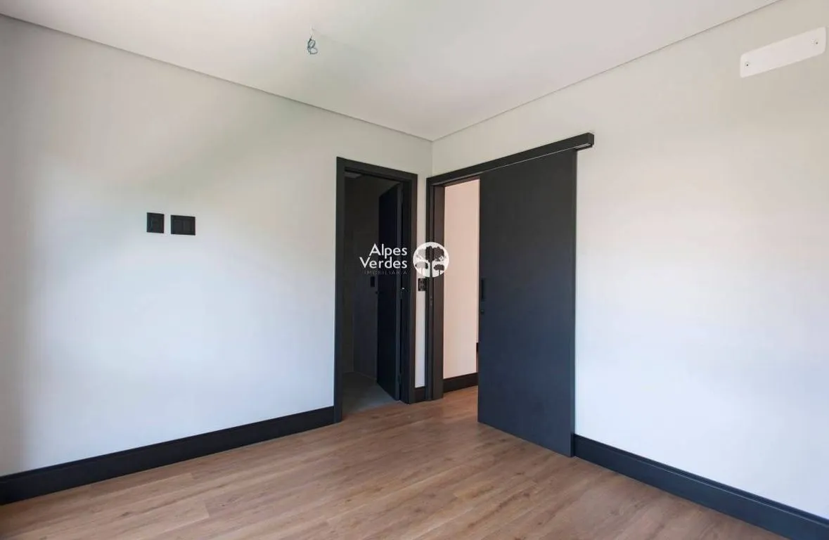 Imagem Vende-se Apartamento no Centro de Gramado, com 2 quartos
