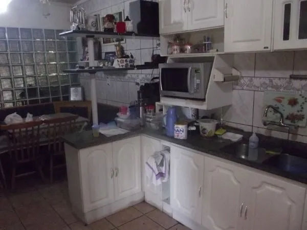 Imagem Casa com 03 quartos em terreno de 13:20 x 7501, no bairro Medianeira