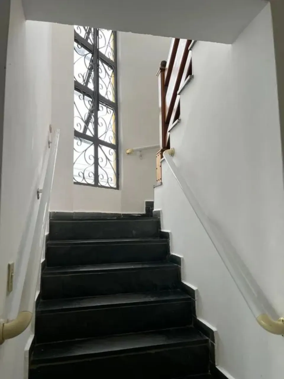 Imagem Casa comercial para locação em Sorocaba-SP, Jardim Paulistano: 5 quartos, 2 suítes, 2 salas, 4 banheiros, 4 vagas, 300m².