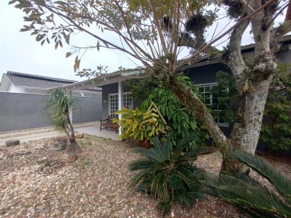 Imagem Casa com 3 dormitórios à venda, 150 m² por R$ 4.845.000,00 - Praia dos Amores - Balneário Camboriú/SC