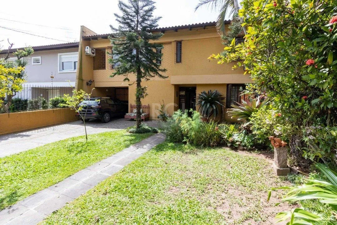 Imagem Casa para Venda - 435m², 4 dormitórios, sendo 4 suites, 4 vagas - Cristal
