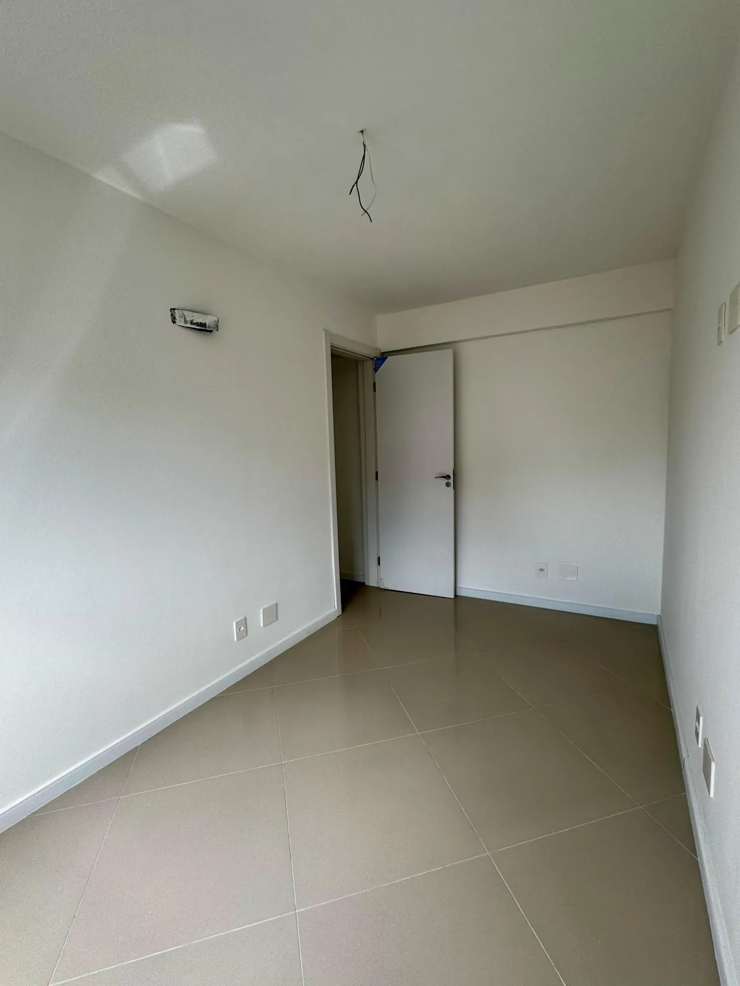 Imagem EXCELENTE APARTAMENTO NOVO Á VENDA - Passo da Areia | Porto Alegre