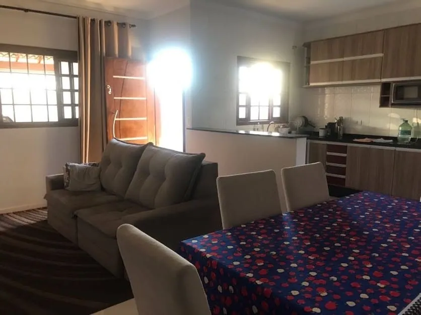 Imagem Casa à venda 2 Quartos, 1 Suite, 5 Vagas, 200M², Loteamento Residencial e Comercial Araguaia, Pindamonhangaba - SP
