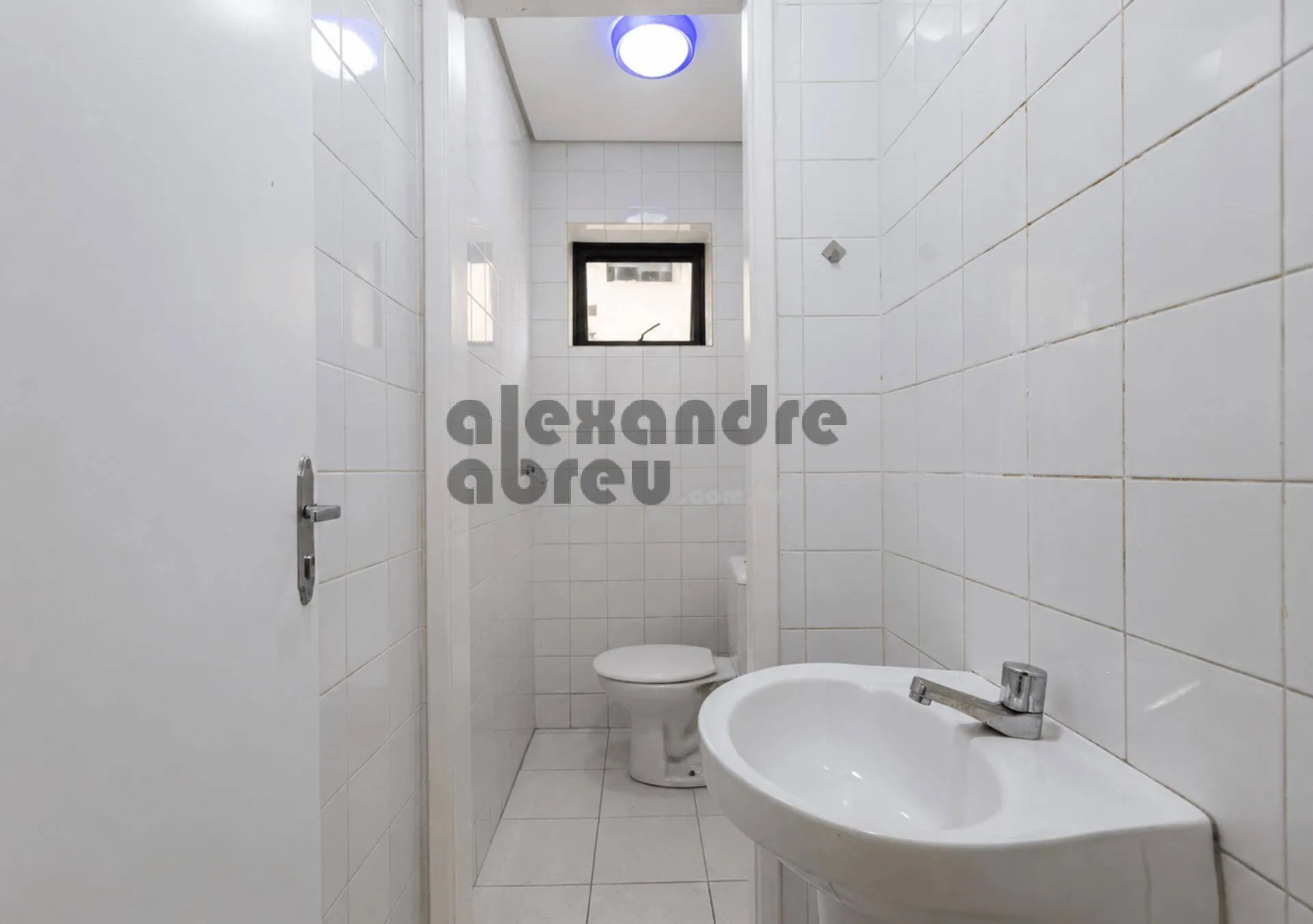 Imagem Aluga-se escritório comercial de 30 m² com 2 salas em Edifício no Morumbi
