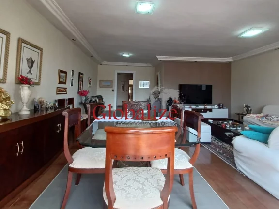 Imagem Apartamento à venda com 278m², 4 quartos, 2 suítes, vaga demarcada, perto da praia por R$ 1.450.000,00 no Embaré em Santos