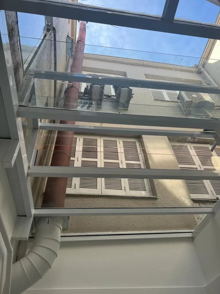 Imagem Apartamento GARDEN de 2 dormitórios Reformado. Próximo a 24 de Outubro.
