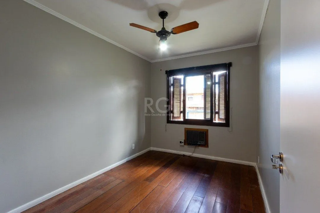Imagem Casa para Venda - 202m², 3 dormitórios, sendo 1 suites, 2 vagas - Cristal