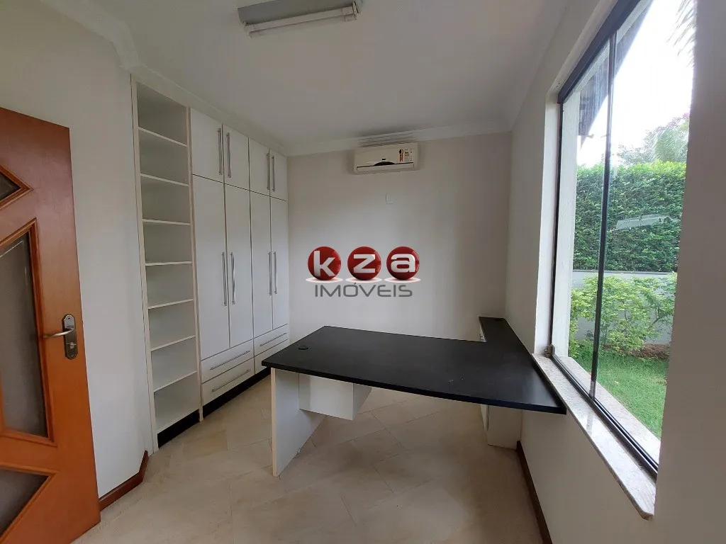 Imagem Imponente casa de alto padrão em condomínio à venda em Valinhos-SP, 4 quartos, 4 suítes, 3 salas, 8 banheiros, 4 vagas de garagem, 440m².