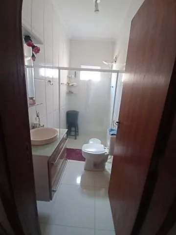 Imagem Vendo está casa ou troco por casa em condomínio