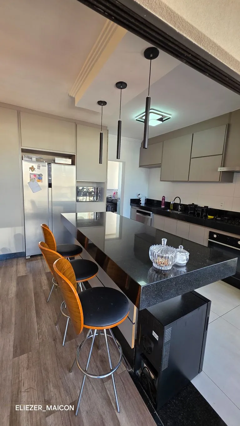 Imagem Apartamento a venda com 3 suítes no bairro vila togni em Poços de Caldas - MG