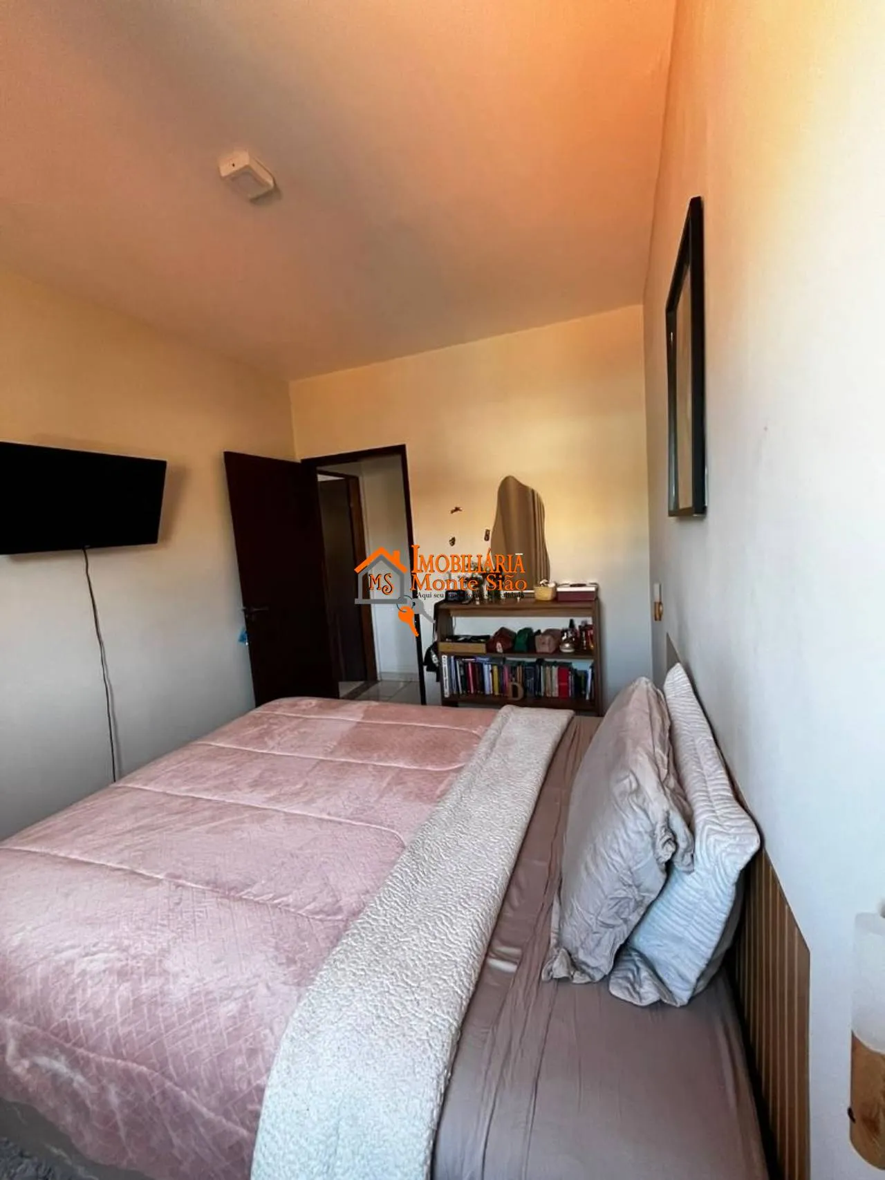 Imagem Apartamento com 2 dormitórios à venda, 65 m² por R$ 320.000,00 - Vila Galvão - Guarulhos/SP