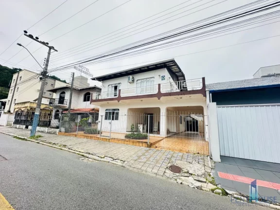 Imagem Casa para Venda em Balneário Camboriú, Nações, 5 dormitórios, 4 suítes, 5 banheiros, 3 vagas