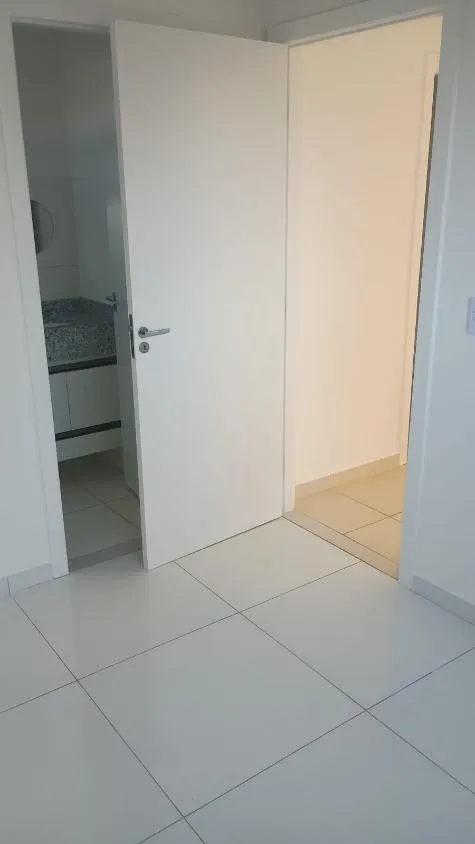 Imagem 2/4 com suíte a 800 metros do Parque Shopping em Lauro de Freitas