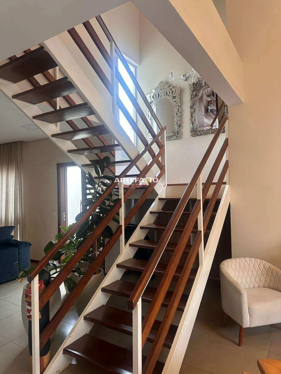 Imagem Sobrado à venda em Franca, Jardim Piratininga, com 3 quartos, 233m2
