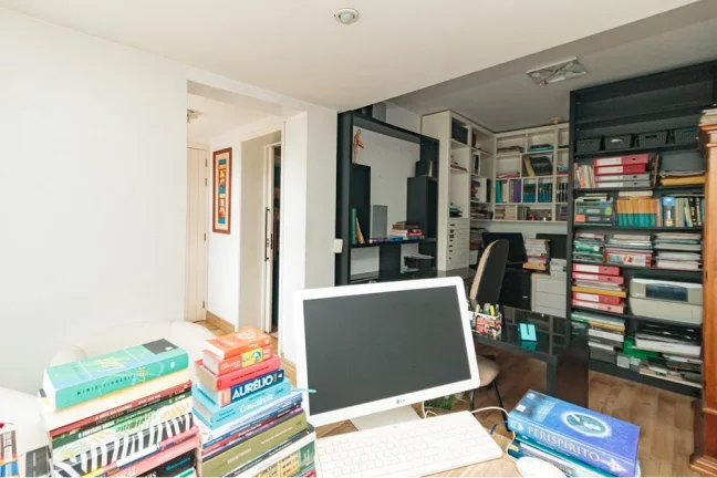 Imagem Casa para venda no bairro Chácara das Pedras em Porto Alegre