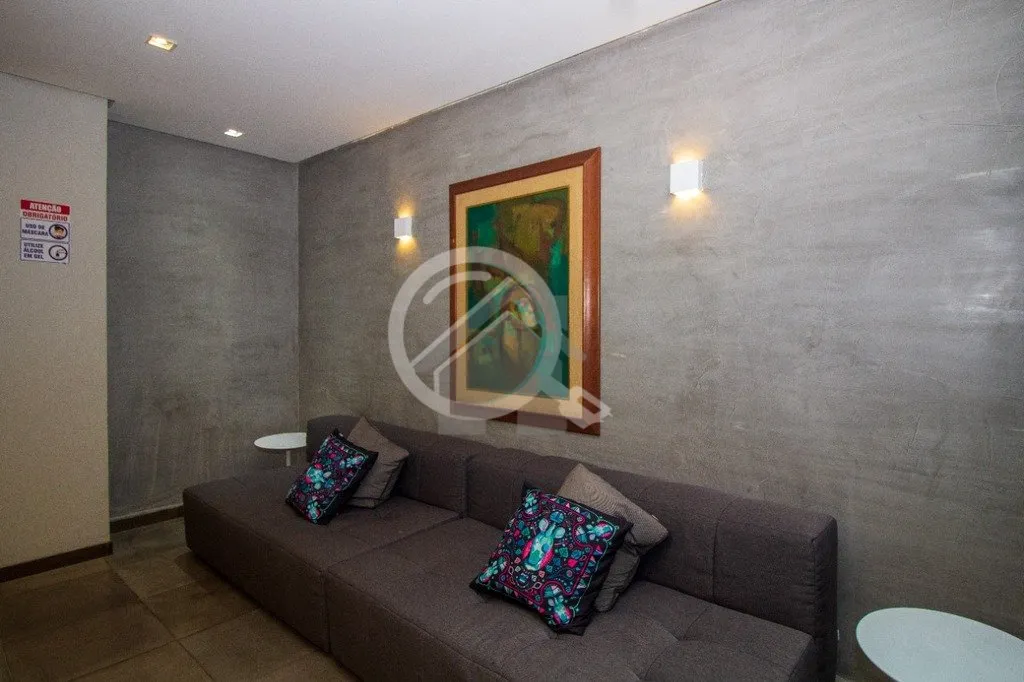 Imagem Studio mobiliado, com dormitório e espaço de convivência conjugados e banheiro social. Localiza-s...