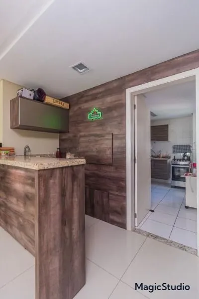 Imagem Vende apartamento no Bairro Passo da Areia - Porto Alegre