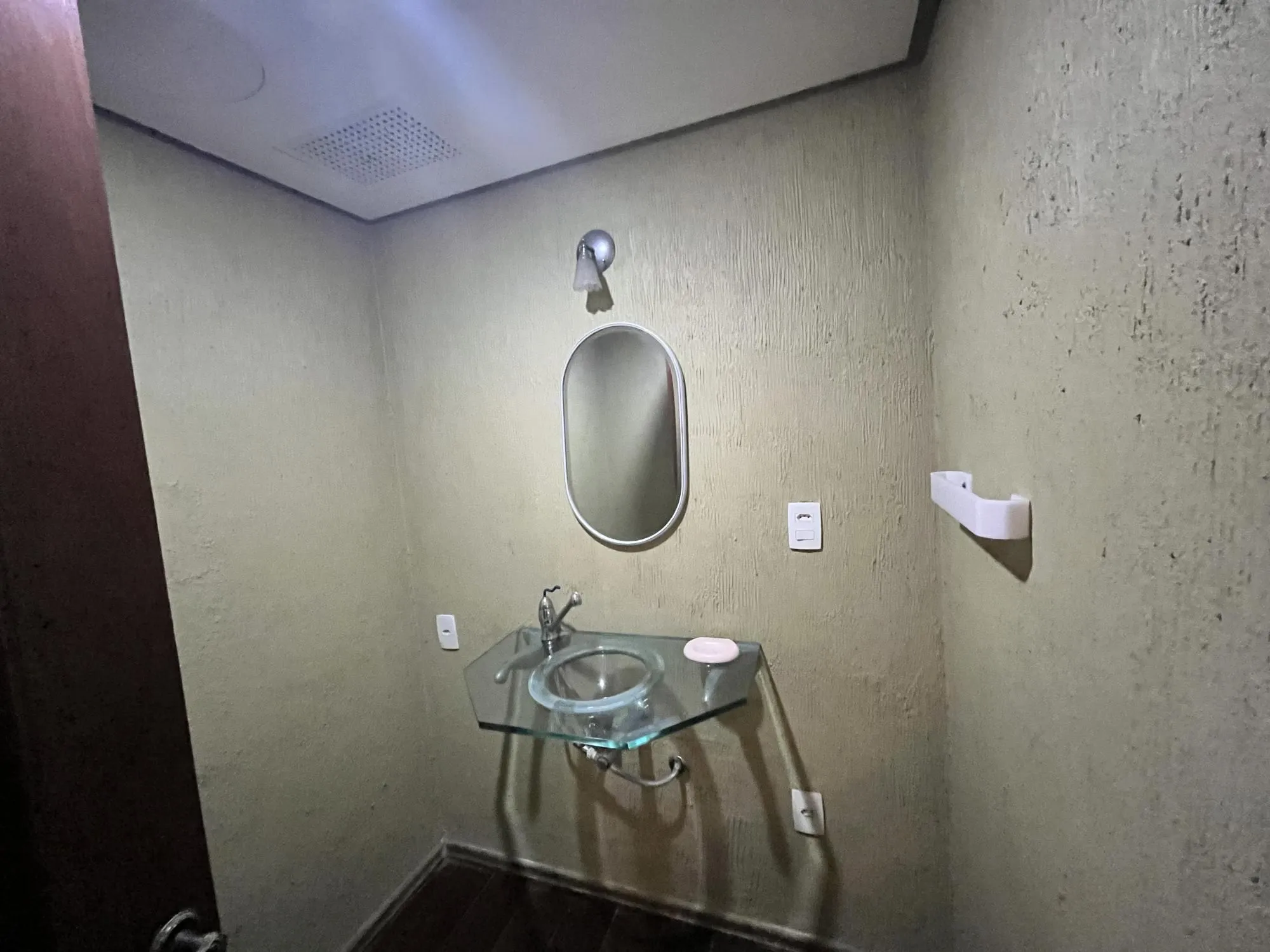 Imagem Apartamento de 4 quartos, suíte, amplo closet, dependência e 2 vagas de garagem