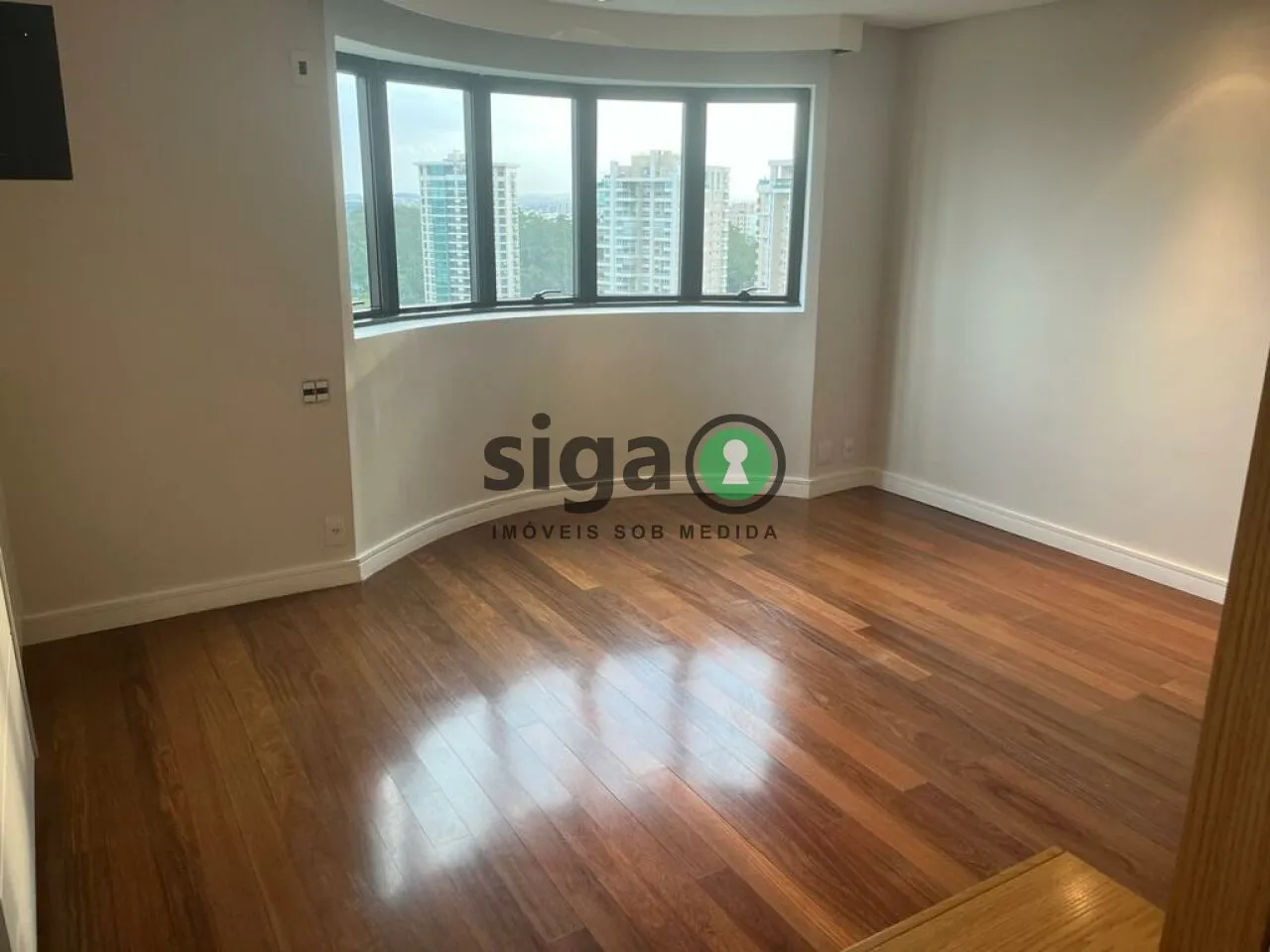 Imagem APARTAMENTO Á VENDA NO PANAMBY COM TRÊS SUÍTES POR 2.250.000, RUA ITAPAIUNA!
