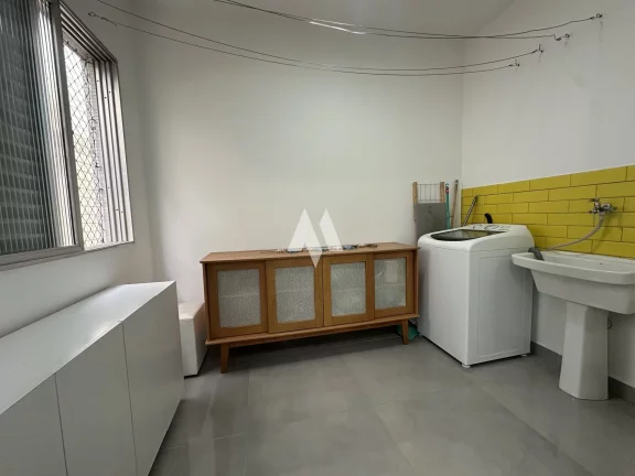 Imagem Apartamento à venda na Ponta da praia com garagem fechada!