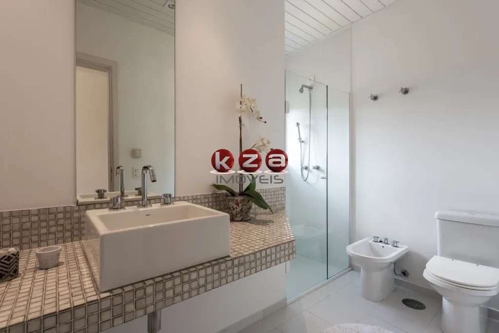 Imagem Luxuosa casa de 5 suítes em condomínio fechado - Campos do Jordão-SP - Condomínio Recanto do Sol - 900m² - 4 vagas