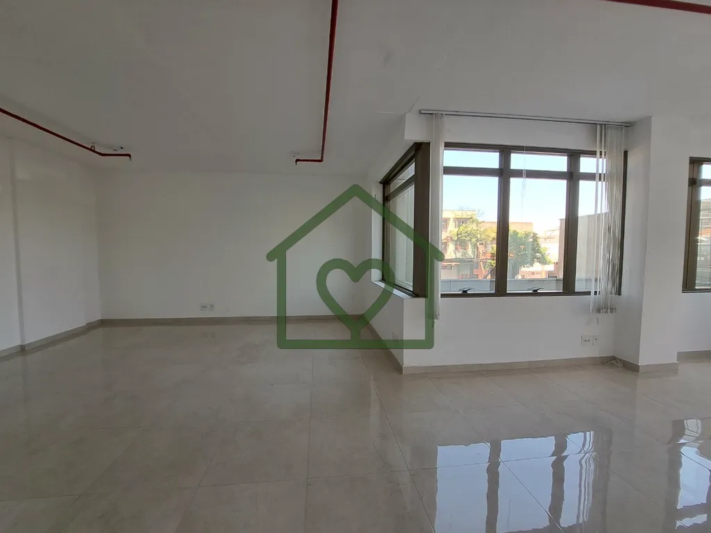 Imagem SALA COMERCIAL 47M² PRIVATIVOS I VAGA I FLORESTA I ZONA NORTE 
 
ABRIANOS vende linda sala com piso...