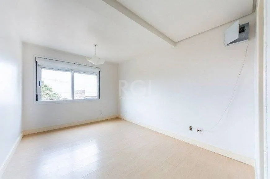 Imagem Casa à venda com 2 quartos, 255m² Rua CORONEL GOMES DE CARVALHO, Sétimo Céu, Porto Alegre