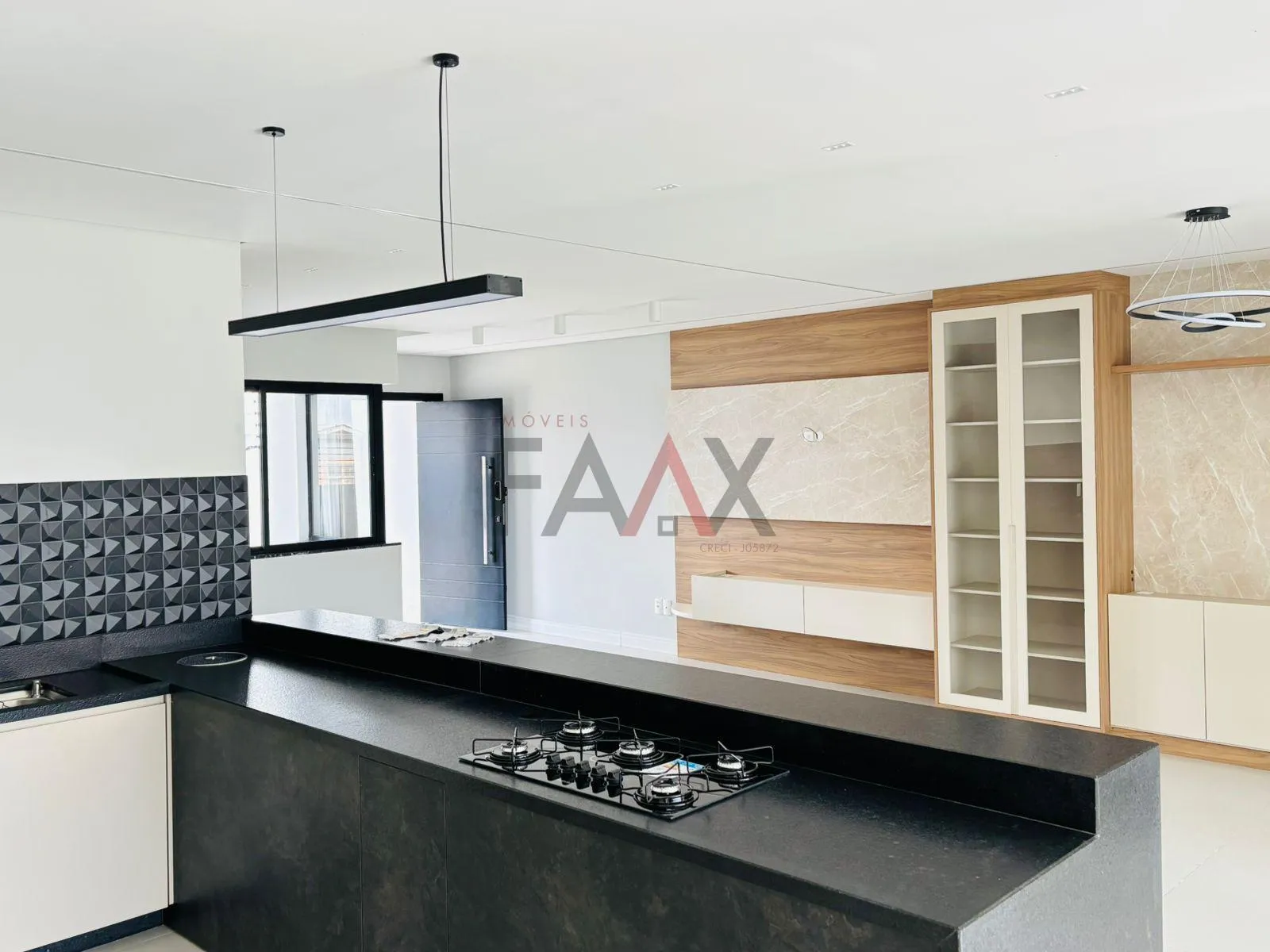 Imagem Sobrado de alto padrão disponível para locação no Alto da XV. 235 m²