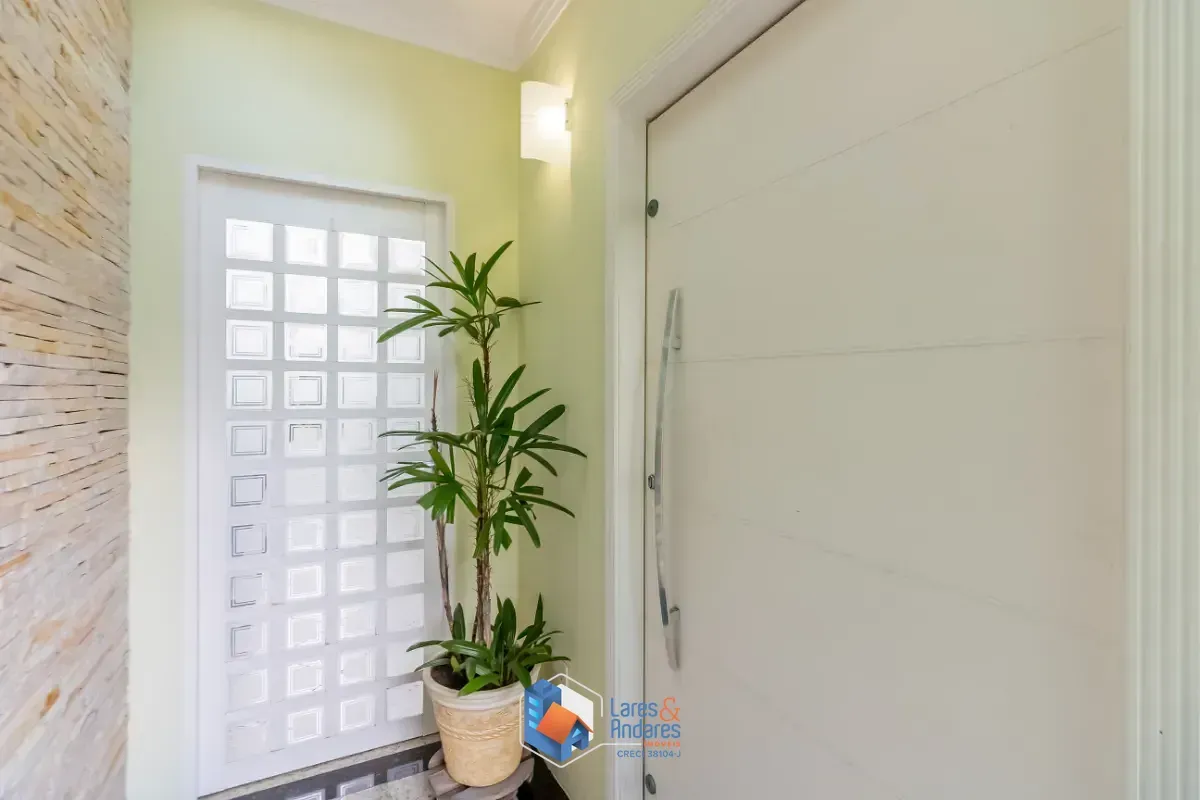 Imagem Sobrado para venda em Jardim Maria Estela com 3 quartos, sendo 3 suítes, 500m²