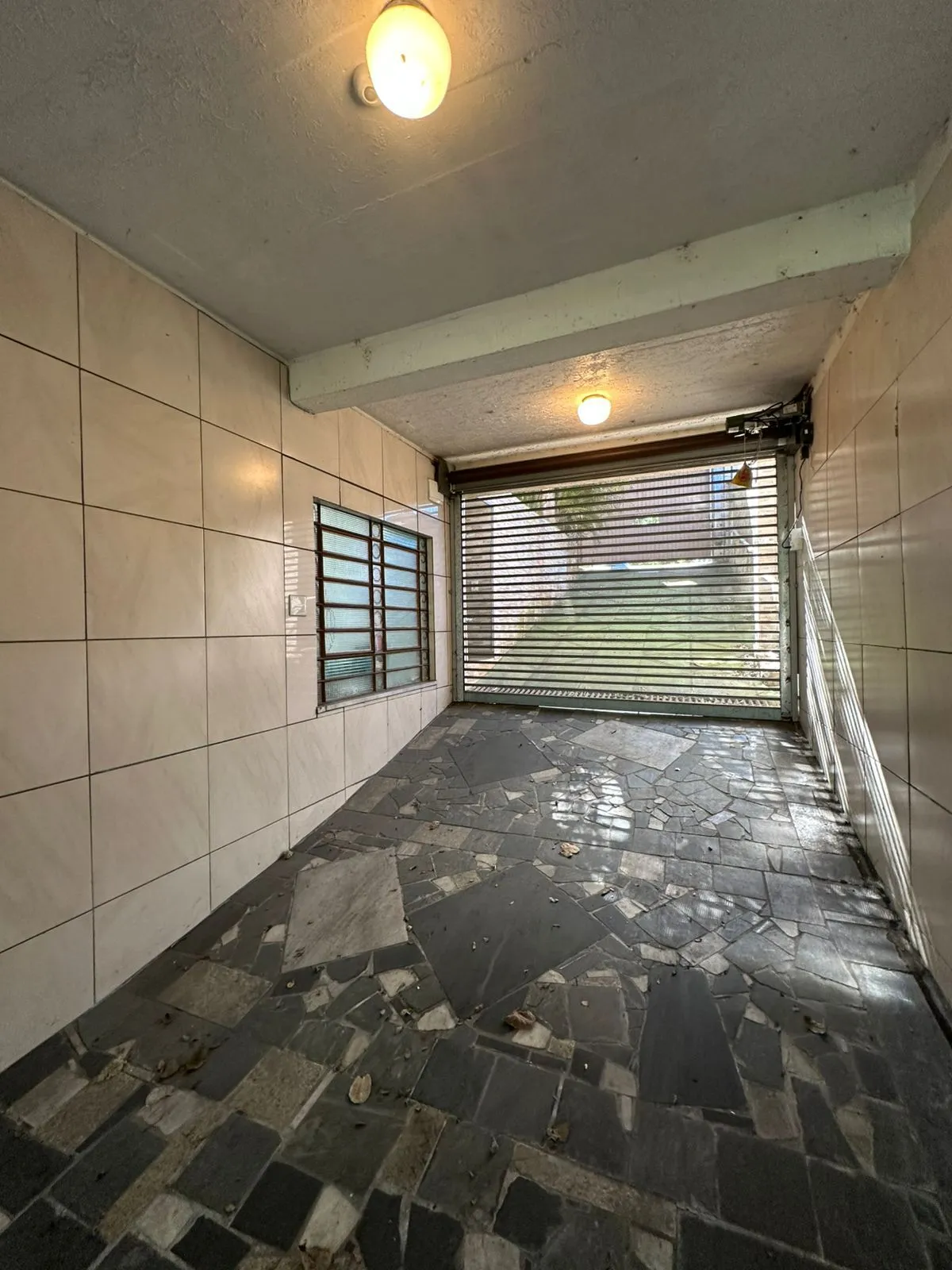 Imagem Casa à Venda no Bairro Cascata - 3 Dormitórios, Suíte, Piscina e Área de Lazer