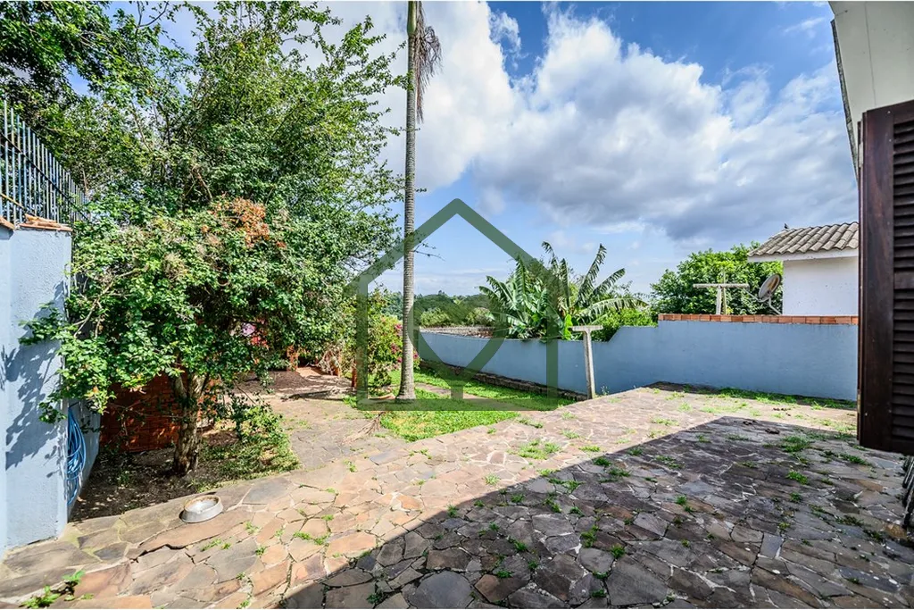 Imagem Se você busca uma casa acolhedora e bem localizada em Porto Alegre, a oportunidade ideal está aqui...