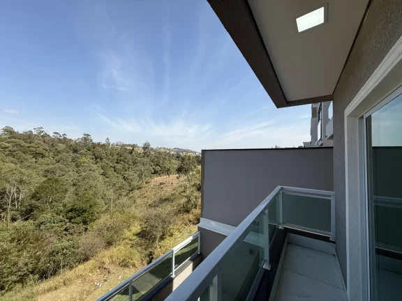 Imagem Casa Top com 4 Garagens, Vista para Mata e Salão de Festas