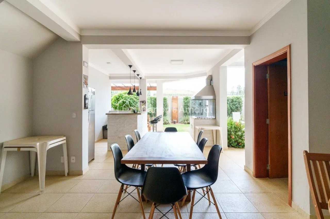 Imagem Linda casa em condomínio, próxima às principais rodovias!