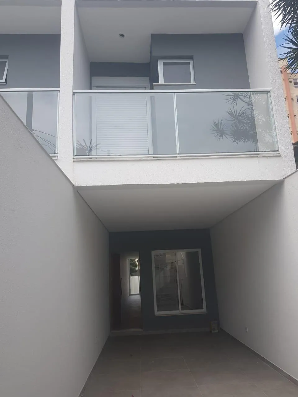 Imagem VENDO SOBRADO COM 03 SUÍTES NO BAIRRO VILA ERNA! (CUPECÊ)