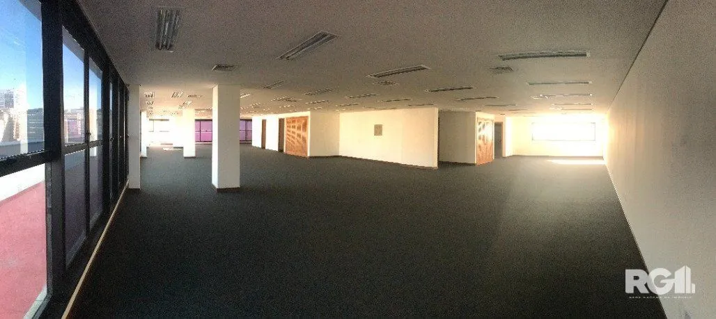 Imagem Sala comercial espaçosa, com uma vista deslumbrante para o Guaíba