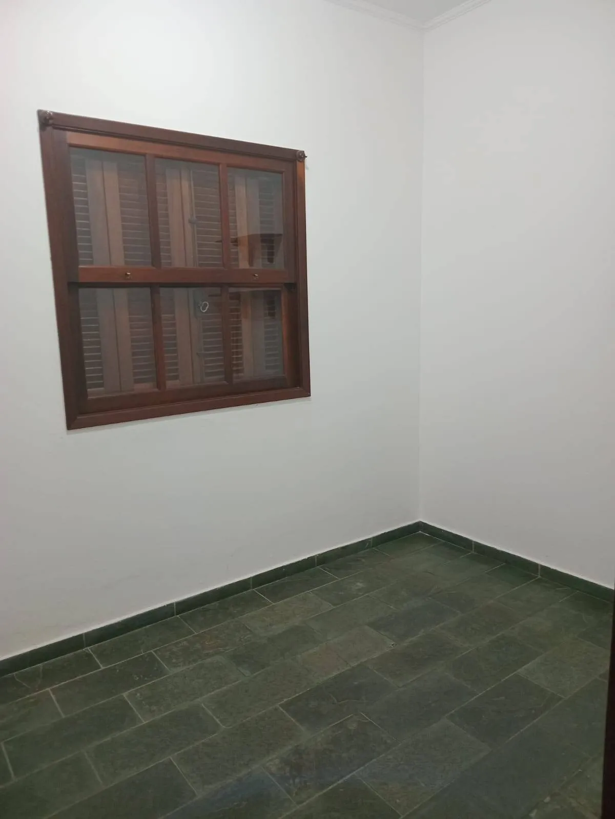 Imagem Espaçosa Casa à Venda em Alphaville 6 com 3 Suítes e Lazer Completo