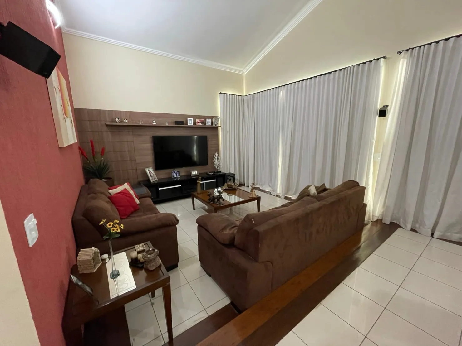 Imagem Casa à venda 3 Quartos, 1 Suite, 2 Vagas, 400M², Bel Recanto, Taubaté - SP