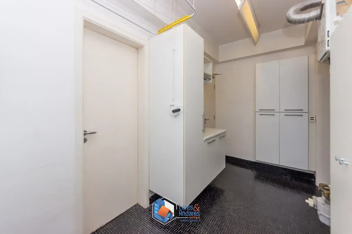 Imagem Apartamento para venda em Vila Uberabinha com 4 quartos, sendo 3 suítes, 233m²